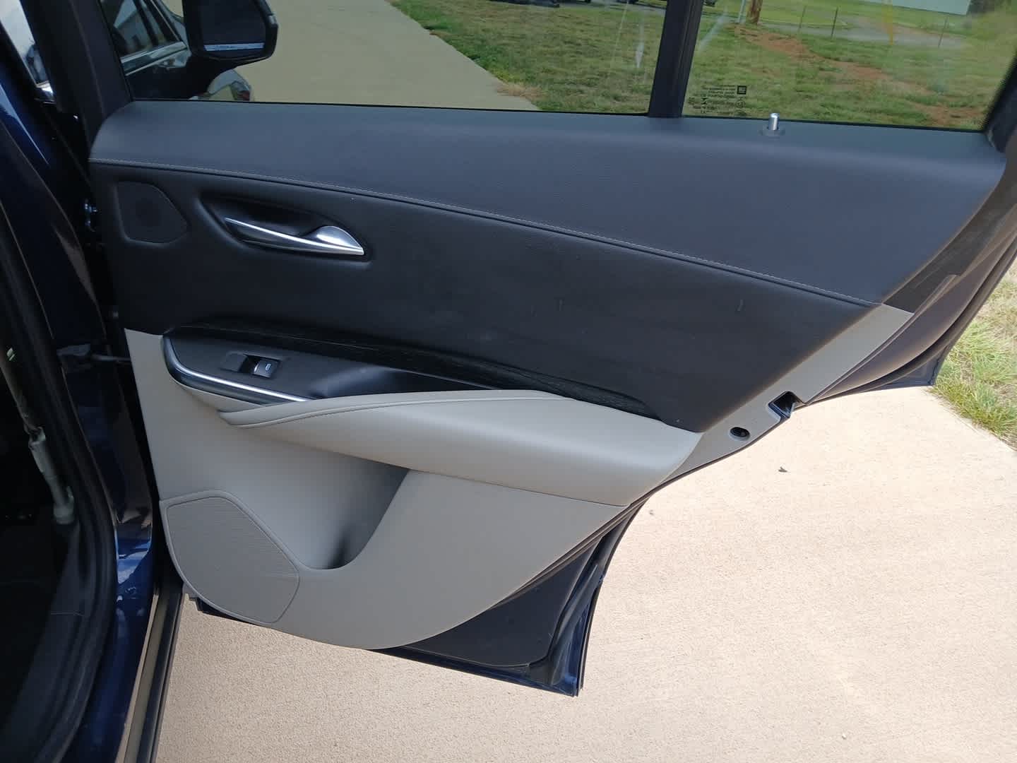 2022 Cadillac XT4 AWD Premium Luxury