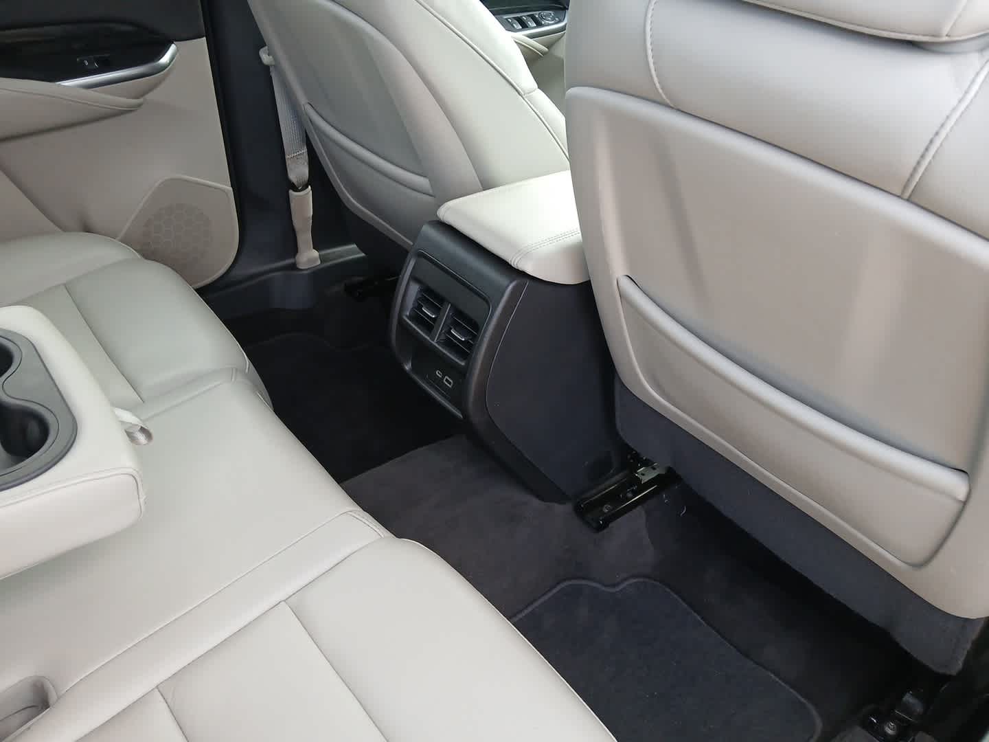 2022 Cadillac XT4 AWD Premium Luxury