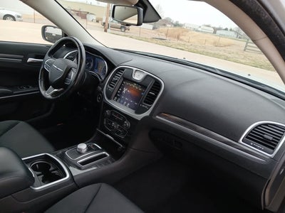 2022 Chrysler 300 Touring