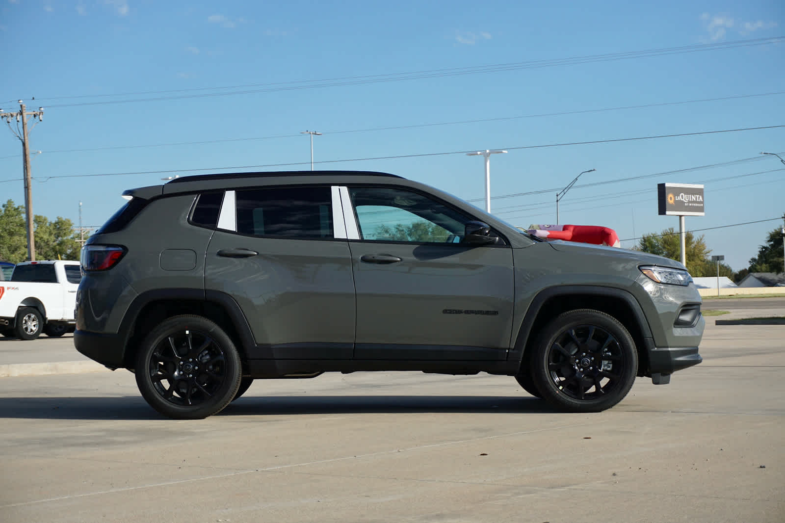 2027 Jeep Compass COMPASS LATITUDE ALTITUDE 4X4