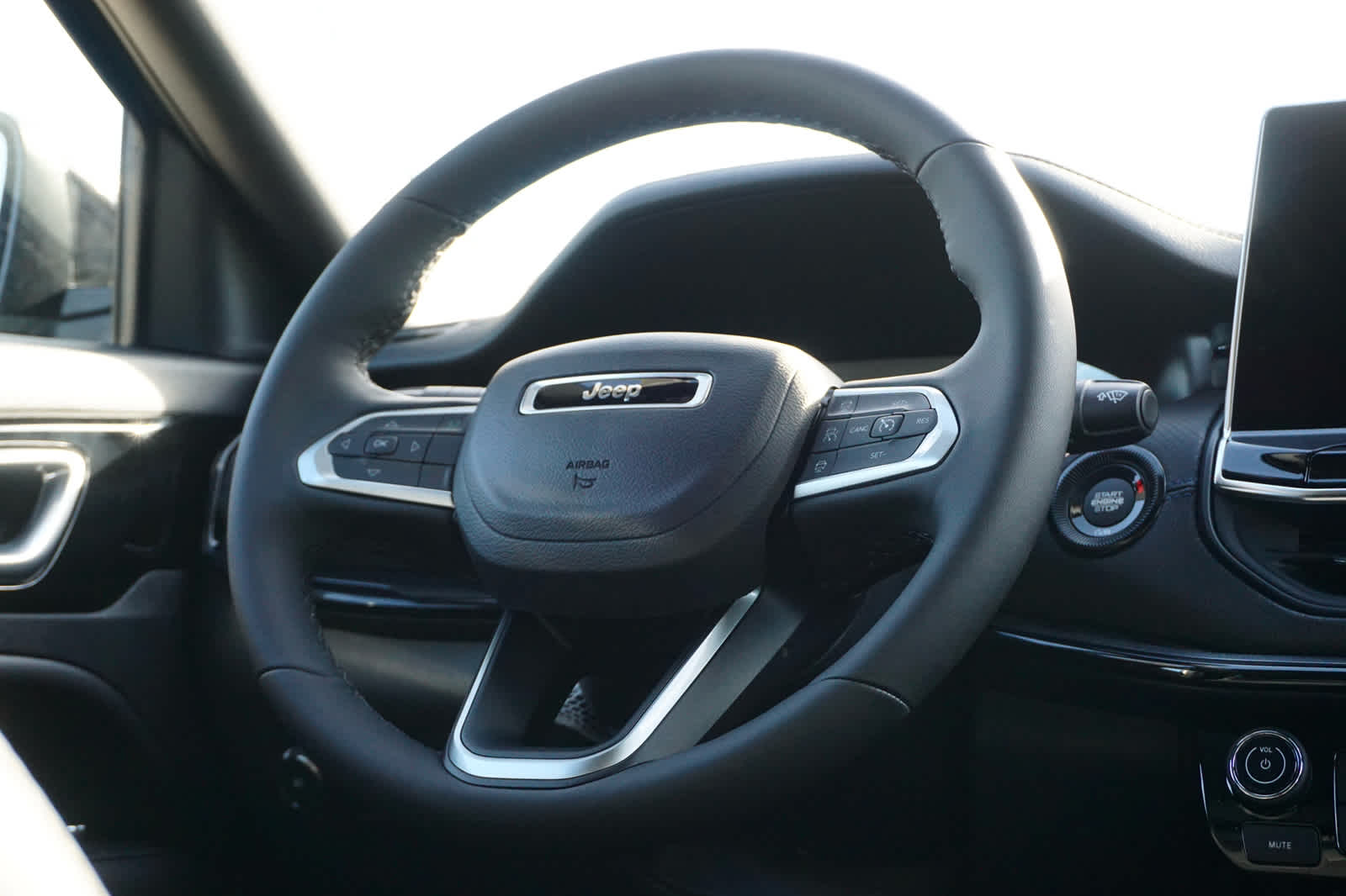 2027 Jeep Compass COMPASS LATITUDE ALTITUDE 4X4