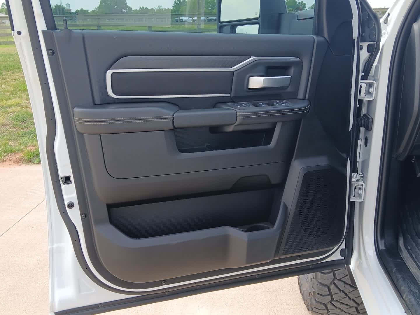 2025 RAM 3500 Big Horn Crew Cab 4x4 8' Box