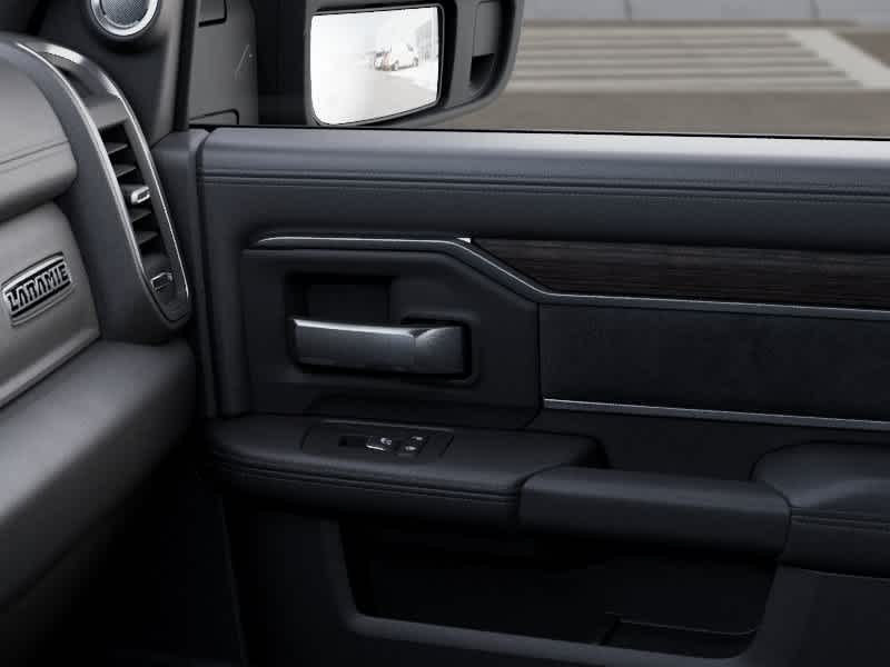 2027 RAM Ram 3500 RAM 3500 LARAMIE CREW CAB 4X4 8' BOX