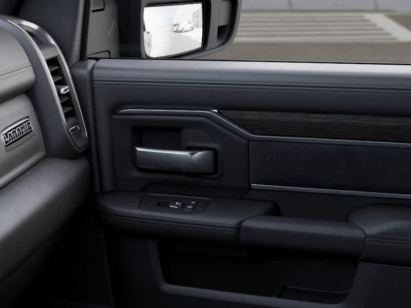 2027 RAM Ram 3500 RAM 3500 LARAMIE CREW CAB 4X4 8' BOX