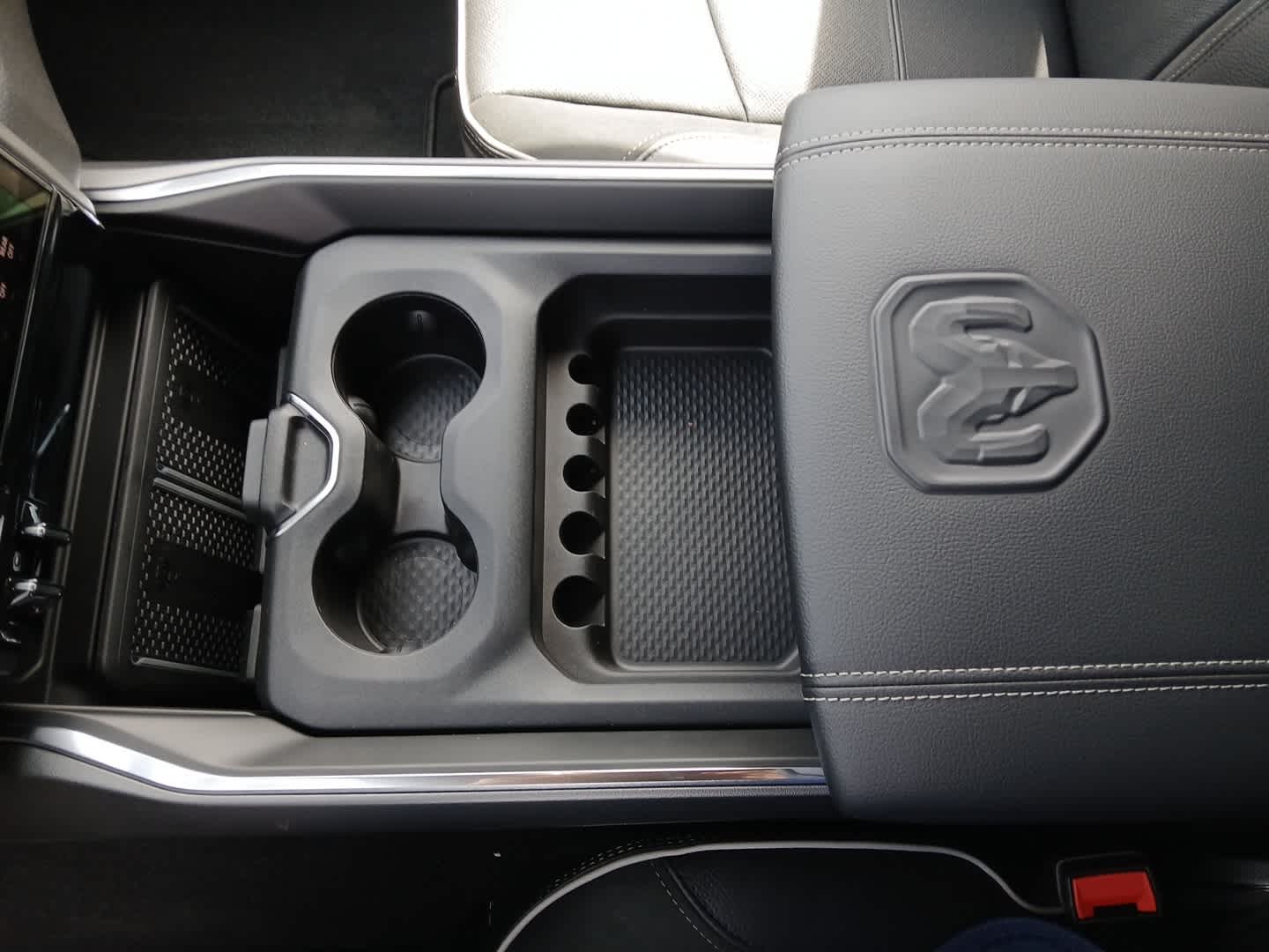 2026 RAM Ram 3500 RAM 3500 LARAMIE MEGA CAB 4X4 6'4' BOX