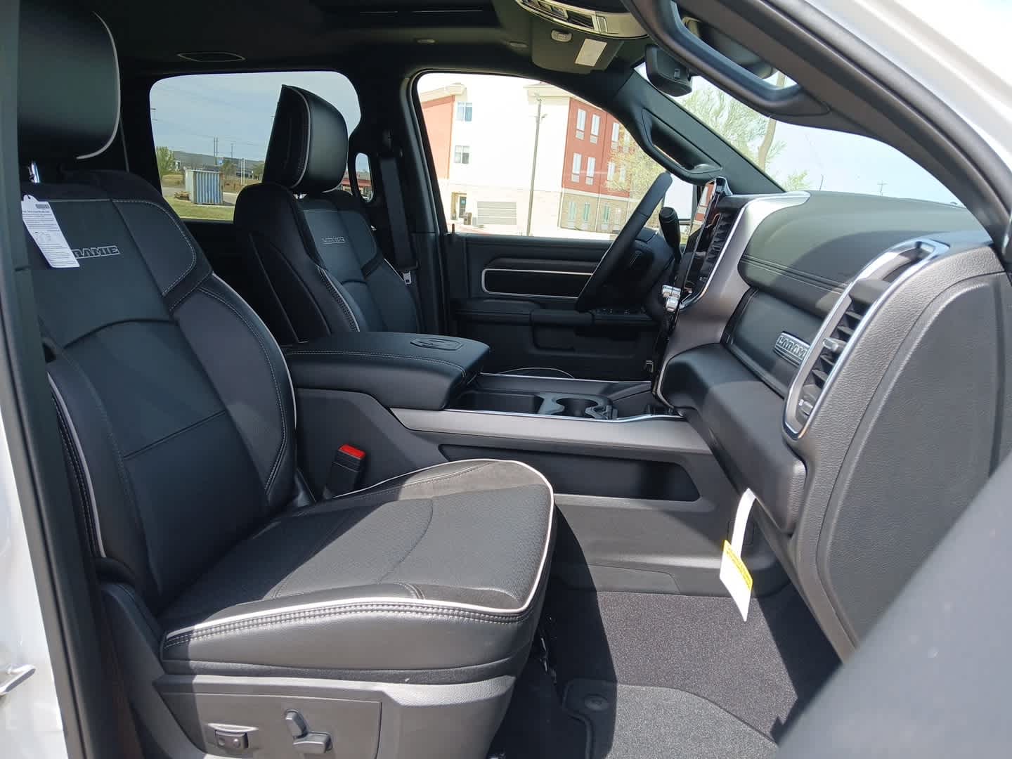 2026 RAM Ram 3500 RAM 3500 LARAMIE MEGA CAB 4X4 6'4' BOX