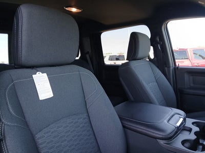 2026 RAM Ram 2500 RAM 2500 BLACK EXPRESS CREW CAB 4X4 6'4' BOX