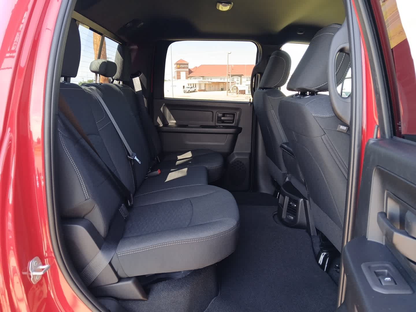 2026 RAM Ram 2500 RAM 2500 BLACK EXPRESS CREW CAB 4X4 6'4' BOX