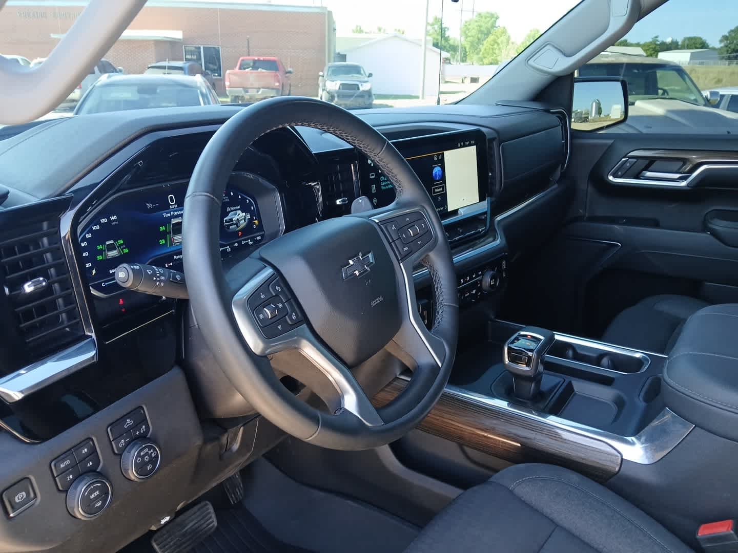 2023 Chevrolet Silverado 1500 4WD Crew Cab Short Bed LT Trail Boss