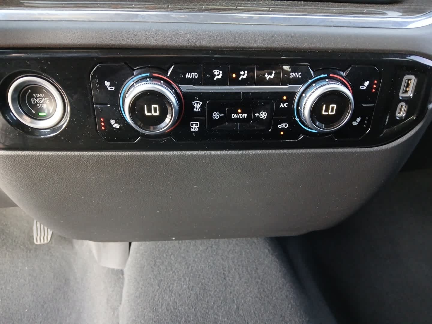 2023 GMC Sierra 1500 4WD Crew Cab Short Box Elevation with 3VL