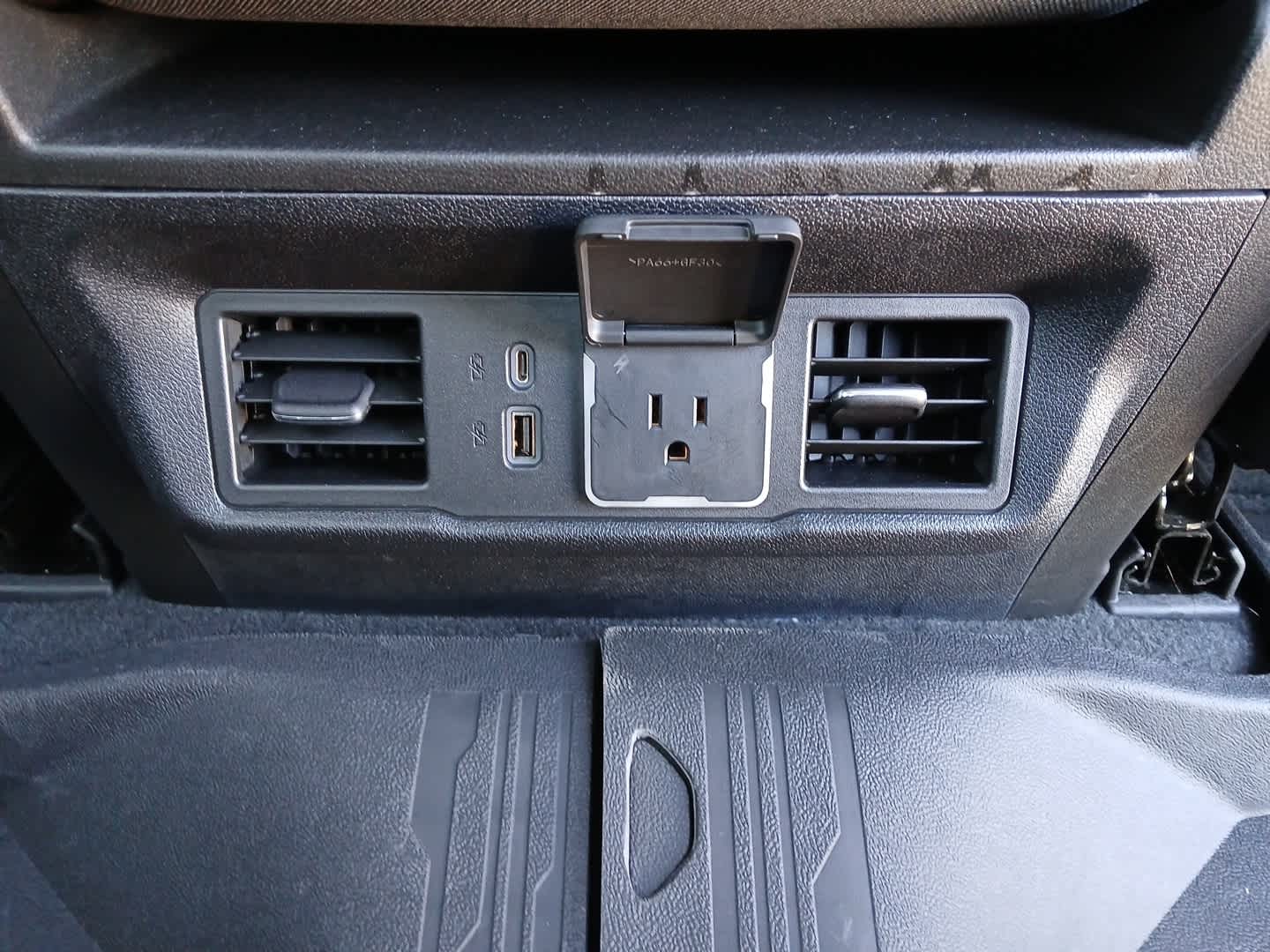 2023 GMC Sierra 1500 4WD Crew Cab Short Box Elevation with 3VL