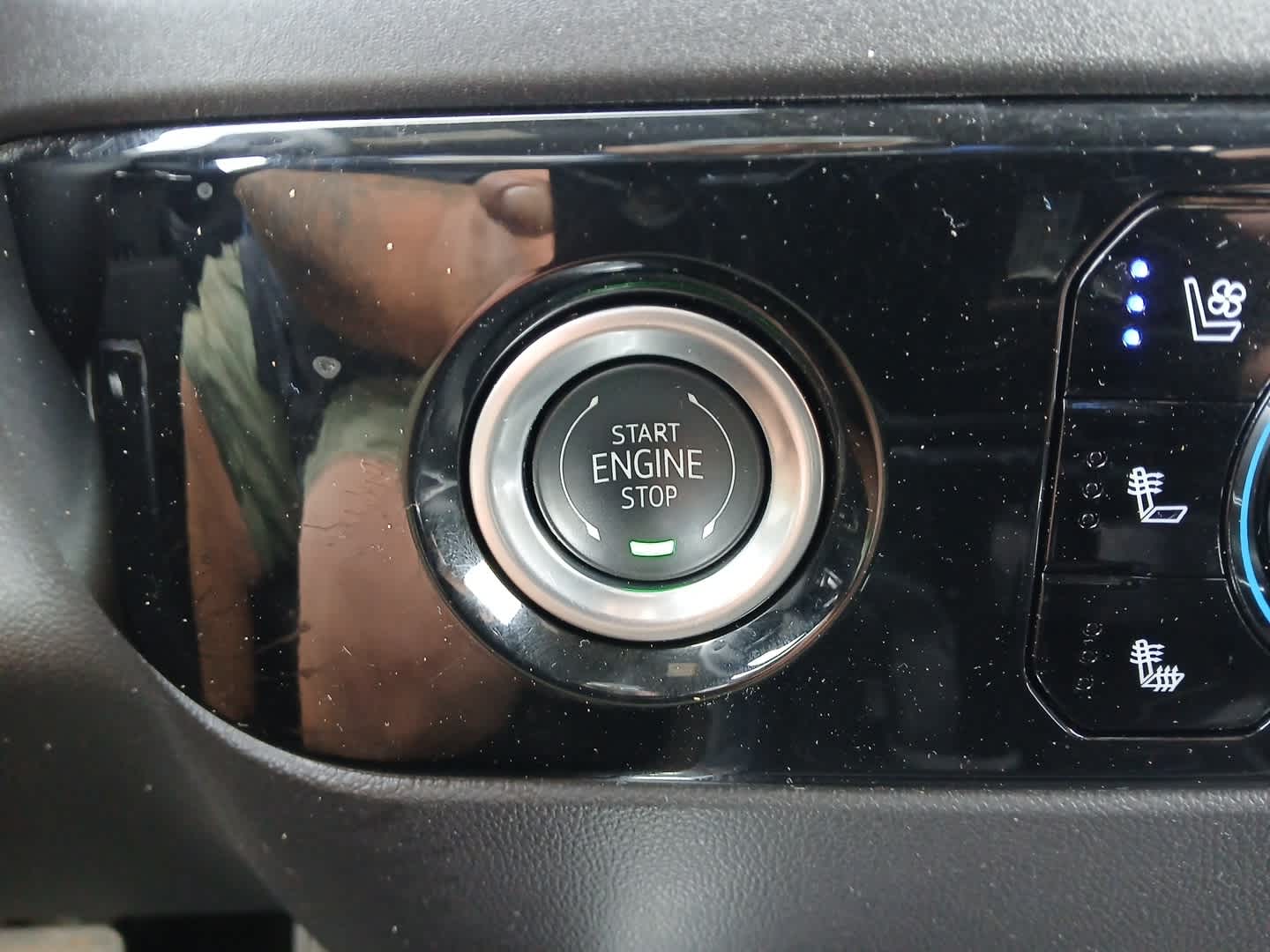 2024 GMC Sierra 1500 4WD Crew Cab Short Box SLT