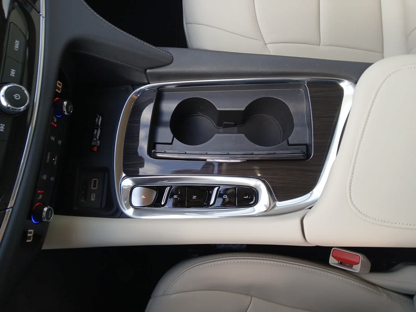 2023 Buick Enclave Essence FWD