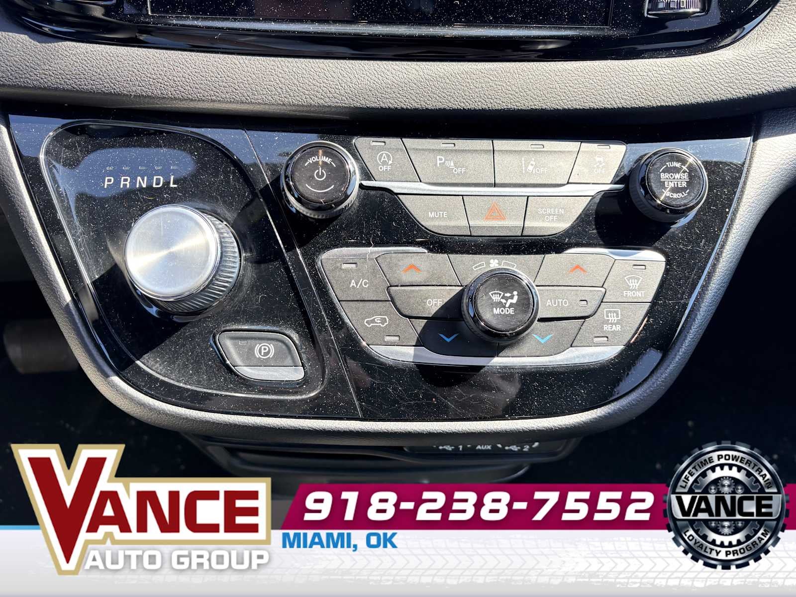 2025 Chrysler Voyager LX