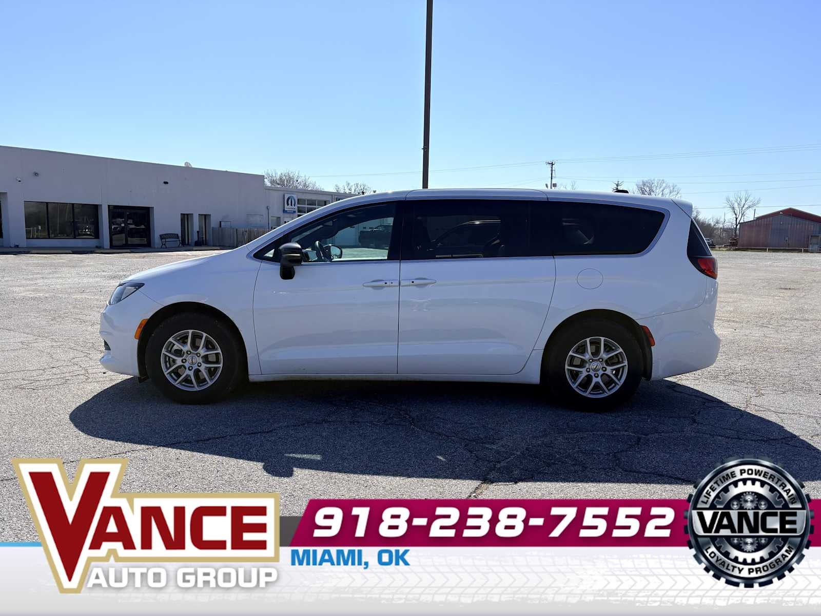 2025 Chrysler Voyager LX