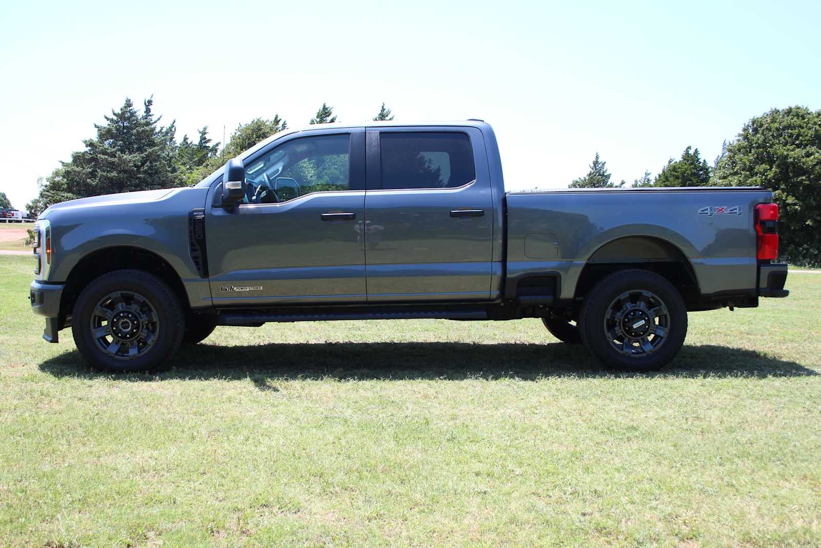 2025 Ford Super Duty F-250 Pickup XL