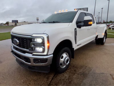 2023 Ford Super Duty F-350 DRW Pickup LARIAT